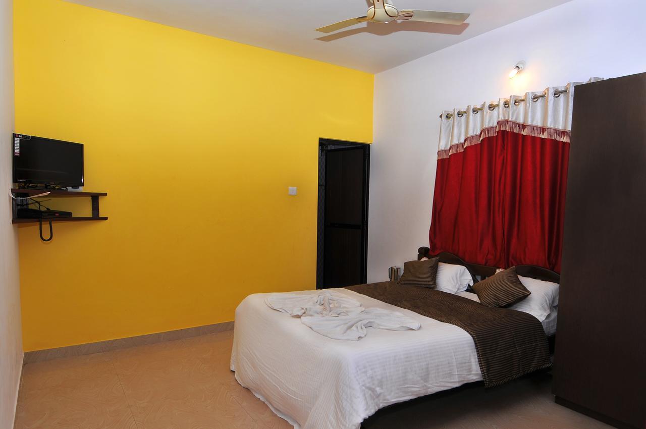 Sunrise Beach Resort Calangute Exterior photo