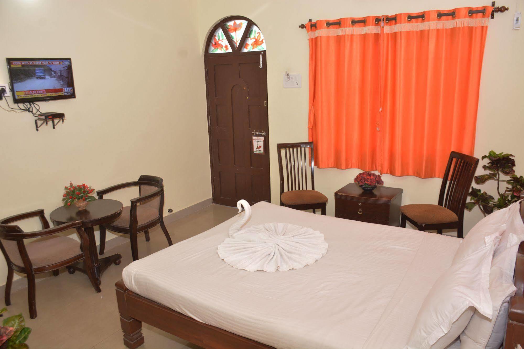 Sunrise Beach Resort Calangute Exterior photo